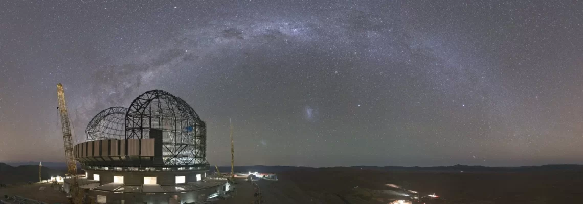 تصویر روز ناسا: تلسکوپ بسیار بزرگ رصدخانه جنوبی اروپا و کهکشان راه شیری