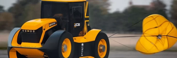 با JCB Fastrac Two آشنا شوید؛ سریع‌ترین تراکتور جهان! [تماشا کنید]