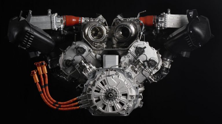 دلیل صدای متمایز موتورهای V8 میللنگ تخت چیست؟