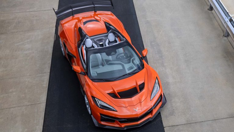چرا بجای زورا نام ZR1X برای مدل پرچمدار کوروت C8 انتخاب شد؟