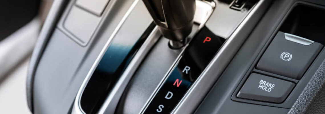 چگونه و چه زمانی از دنده خلاص (N) در خودروهای اتوماتیک استفاده کنیم؟