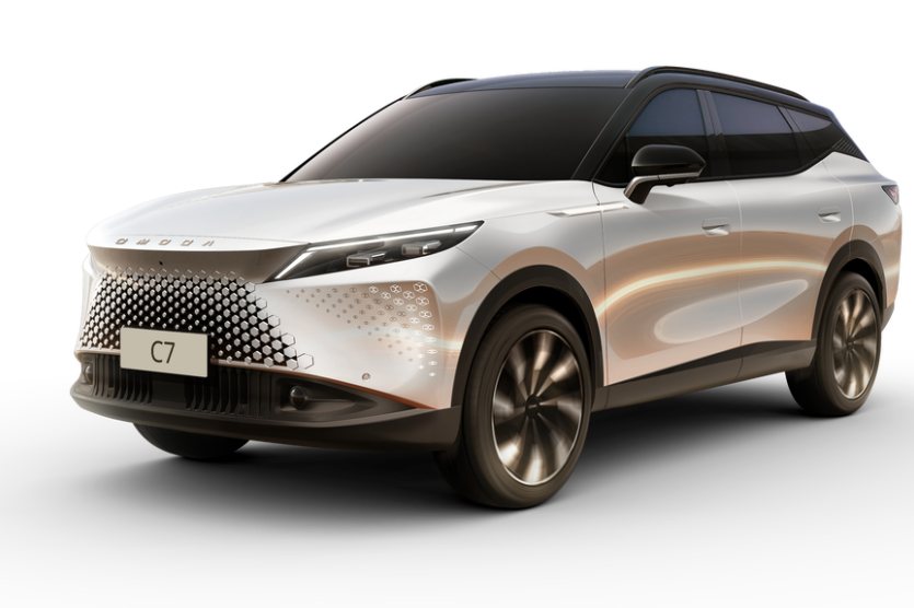 اکودا E7 در ایران؛ مشخصات و قیمت وارداتی مکس موتور