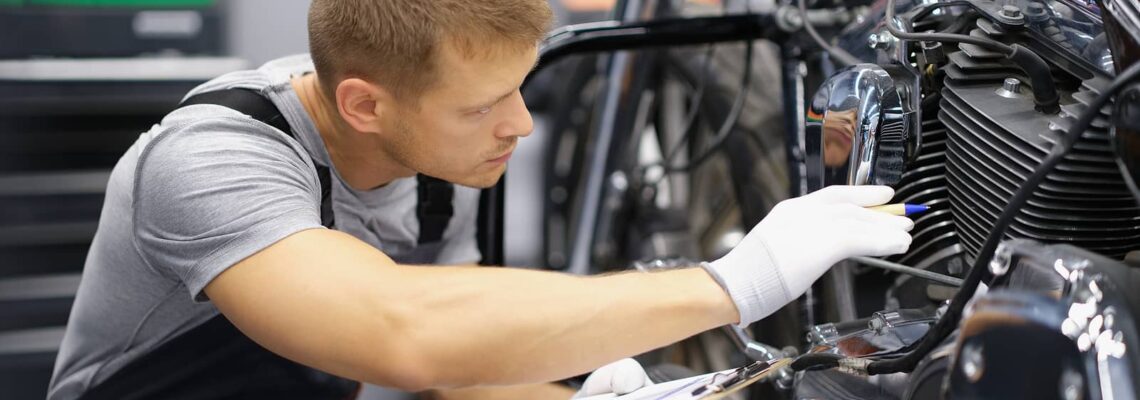 همه چیز درباره کارشناسی موتور؛ راهنمای کامل پیش از خرید موتورسیکلت
