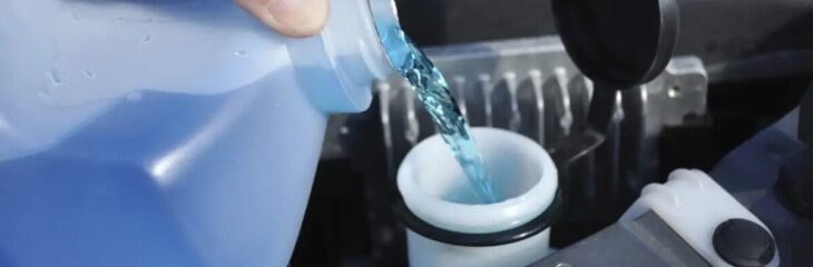 چگونه مایع شیشهشور شیشه جلو خودرو را در خانه تهیه کنیم؟