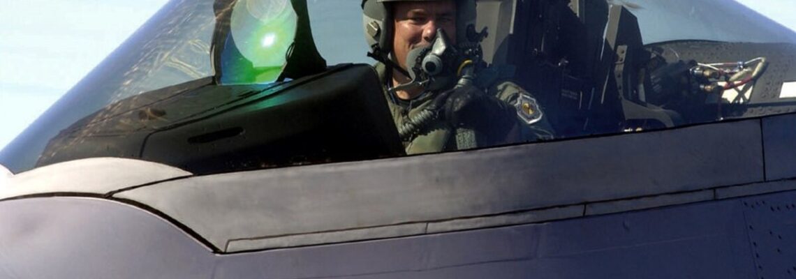 چرا کابین جنگنده‌ها ضدگلوله نیست؟ رازهای جالب در طراحی هواپیما