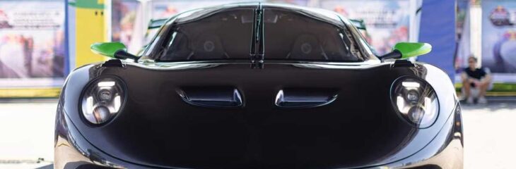 این سوپراسپرت با موتور V8 آمریکایی را در خانه بسازید!