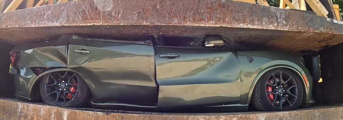 درس عبرت پلیس آمریکا به مسابقه‌دهندگان خیابانی با له کردن دوج دورانگو هلکت!