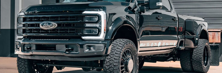 تبدیل فورد F-450 به هیولای سیاهپوش با تایرهای ۳۷ اینچ دوبل!