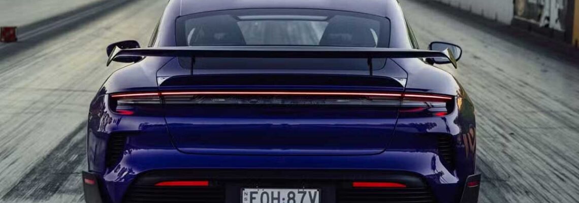 پورشه تایکان توربو GT در پیست درگ، ورود به قلمروی چلنجر دیمن ۱۷۰!