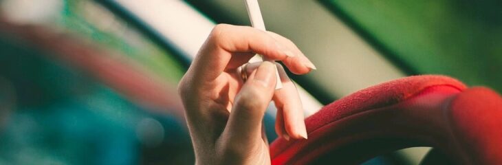 بوی سیگار در ماشین؛ راهکارهای تمیز کردن و رفع بو در کابین