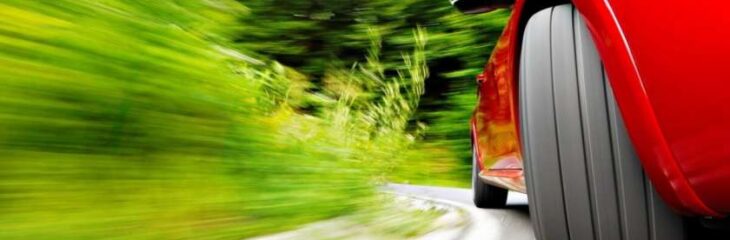 علل اصلی صدای چرخ ماشین هنگام حرکت و دور زدن؛ نشانه ها و روش های رفع مشکل