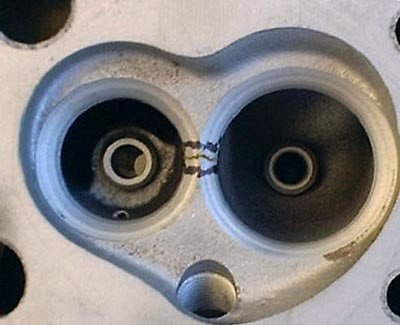 ترک سیلندر ماشین چیست؟ علائم، دلایل، روشهای تشخیص و هزینه تعمیر