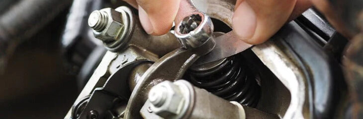 علائم خرابی سوپاپ موتور سیکلت + دلایل و بهترین روش‌های تعمیر