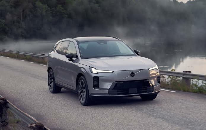 قیمت کارخانه ولوو XC70 (اسفند ۱۴۰۴) + شرایط فروش و ثبت نام